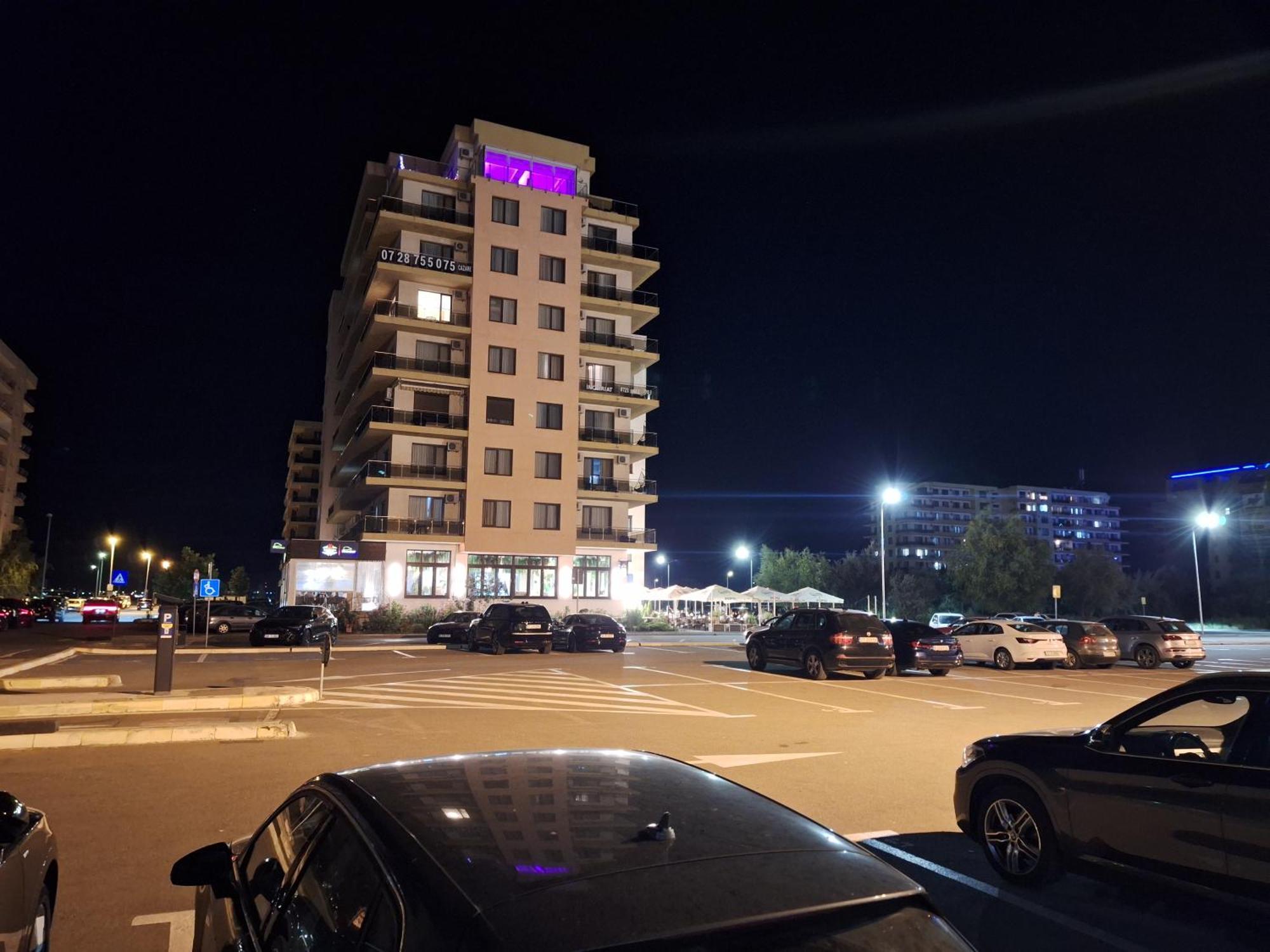 Elysse Sunrise Apartment Mamaia Exterior photo
